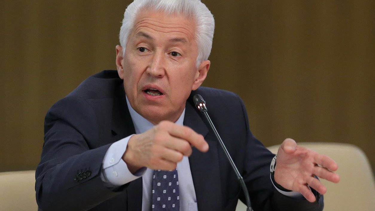  "Открытая трибуна" по теме о Кризисе доверия между Россией и Европой.