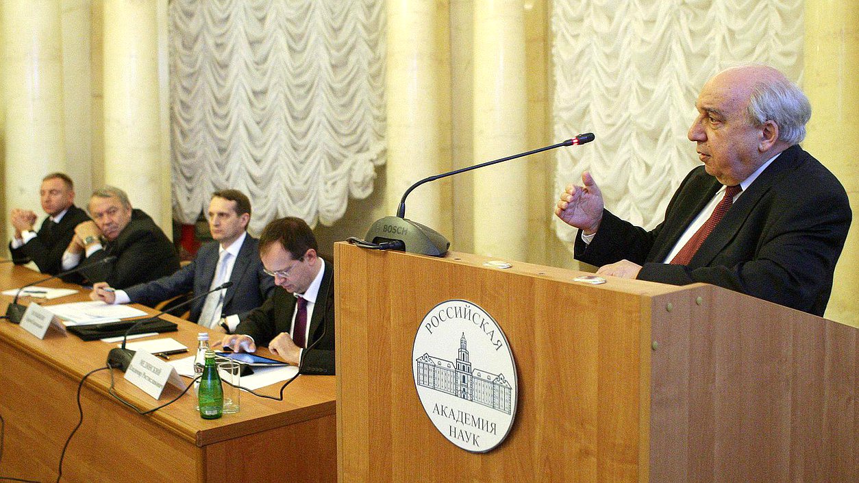 Расширенное заседание Совета Российского общества.Подведение итогов работы над концепцией преподавания отечественной историей. Александр Чубарьян