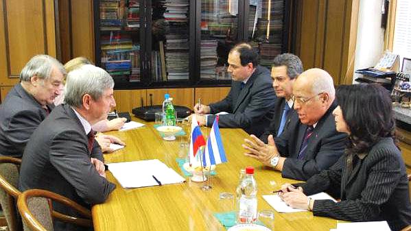 Иван Мельников встретился с заместителем Председателя Совета Министров Кубы Рикардо Кабрисасом (27  января 2010 года)

