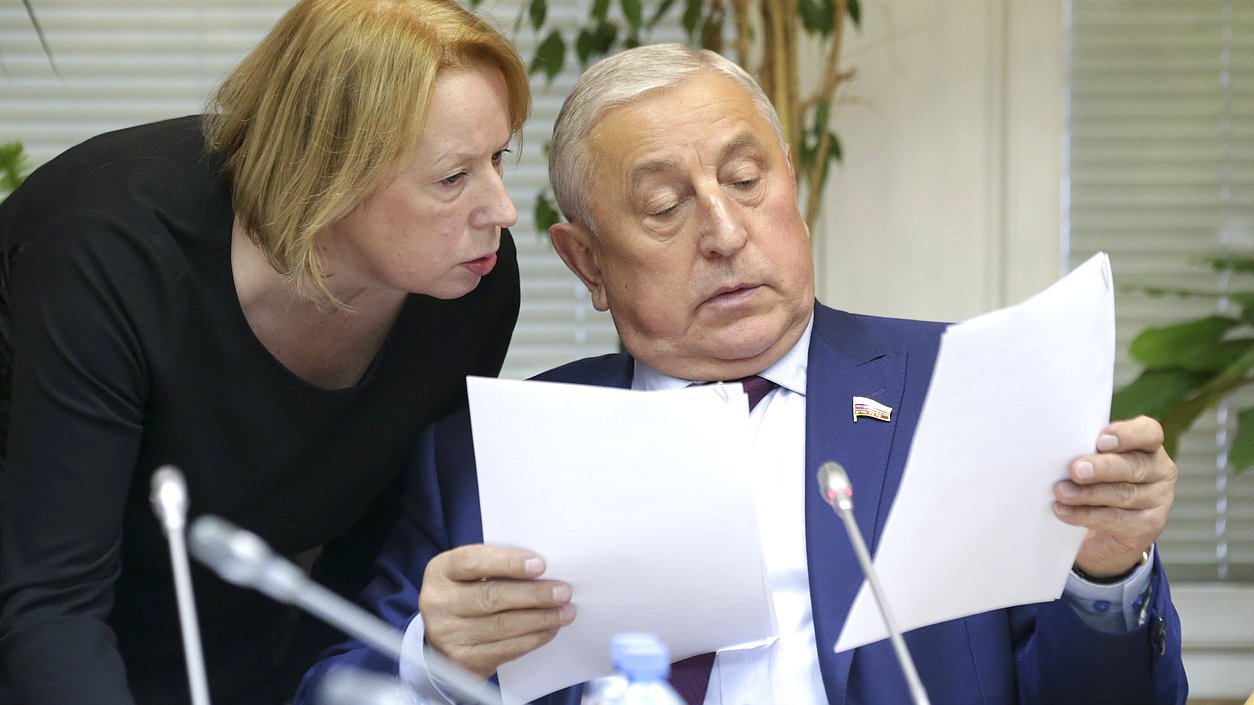 Председатель Комитета по региональной политике и проблемам Севера и Дальнего Востока Николай Харитонов