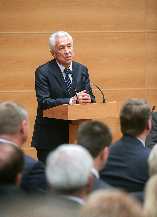 Исполняющий обязанности главы Республики Дагестан Владимир Васильев