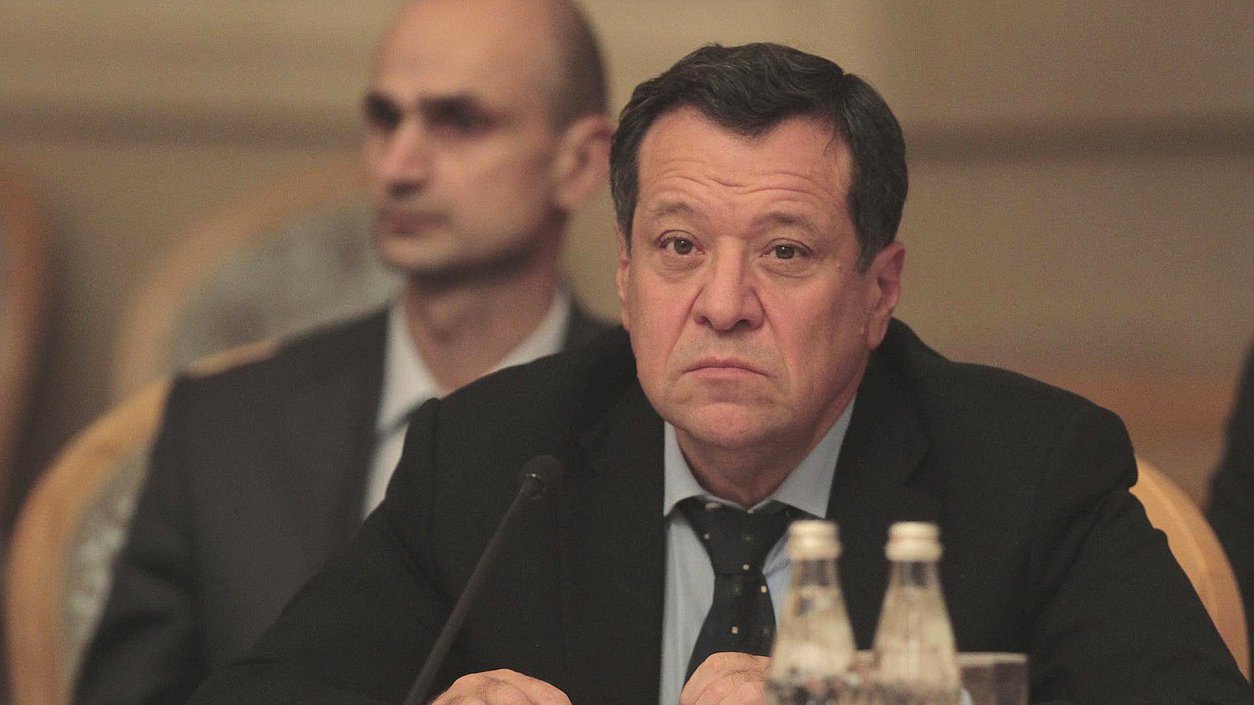 Андрей Макаров