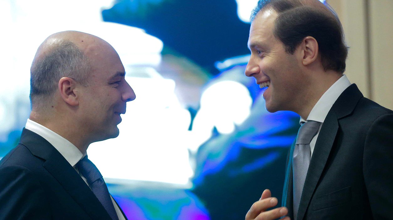 Встреча министров правительства РФ в Гербовом зале перед выступлением Премьер-министра РФ Дмитрия на пленарном заседании в Государственной Думе РФ.