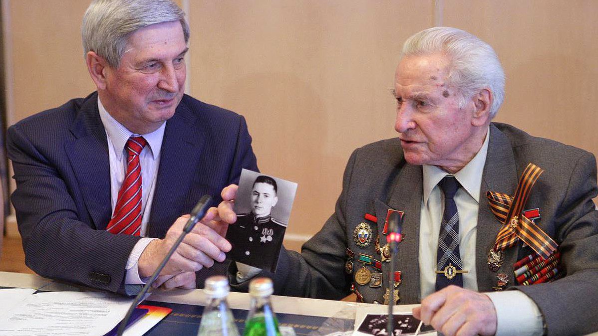 Встреча Первого заместителя Председателя Государственной Думы И.И. Мельникова с участниками акции "Эстафета памяти", посвящённой 70-летию Победы в Великой Отечественной войне 1941-1945г.