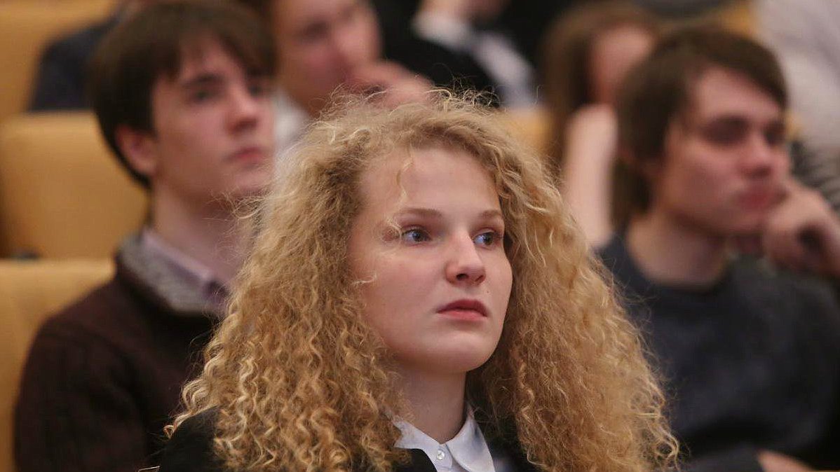 Лекция руководителя факультета гуманитарных наук Высшей школы экономики Елены Пенской «...Срываться, ревнуя к Копернику... (Искусство удивлять или "поразительная литература": от авангарда к постмодернизму)». 
