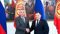 Chairman of the State Duma Viacheslav Volodin and Chairman of the Supreme Council of the Kyrgyz Republic Dastan Jumabekov