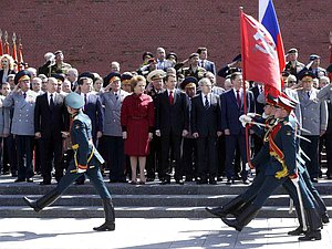 8 мая Сергей Нарышкин принял участие в торжественной церемонии возложения венков к Вечному огню у Могилы Неизвестного Солдата