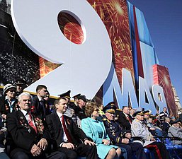 Сергей Нарышкин присутствовал на военном параде в ознаменование 69-й годовщины Победы в Великой Отечественной войне
