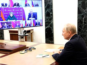Совещание с постоянными членами Совета Безопасности (в режиме видеоконференции). Фото kremlin.u