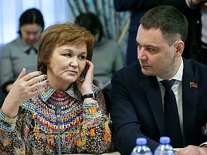 Члены Комитета по региональной политике и проблемам Севера и Дальнего Востока Татьяна Гоголева и Алексей Корниенко