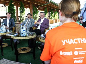 Председатель Госдумы  Сергей Нарышкин посетил Летний кампус Президентской Академии, где проходят учёбу студенты из городов России и стран СНГ