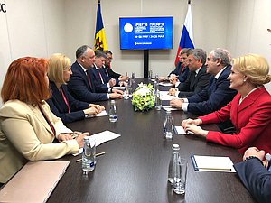 Встреча Председателя ГД Вячеслава Володина с Президентом Республики Молдова Игорем Додоном в рамках ПМЭФ