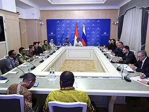 Встреча заместителя Председателя Государственной Думы Петра Толстого с Председателем Совета представителей регионов Народного консультативного конгресса Республики Индонезии Султаном Бактиаром Наджамудином