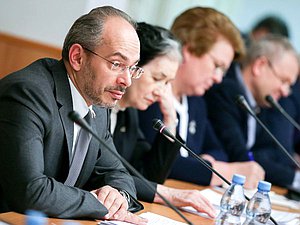 Председатель Комитета ГД по природным ресурсам, собственности и земельным отношениям Николай Николаев