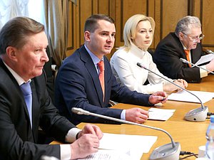 Круглый стол Комитета по труду, социальной политике и делам ветеранов