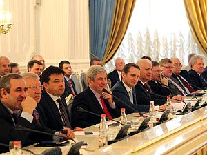 28 апреля Председатель Государственной Думы С.Е. Нарышкин выступил на международном круглом столе «Российская Государственная Дума: становление парламентаризма на евразийском пространстве»