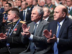 Председатель Государственной Думы Вячеслав Володин и Председатель Правительства РФ Михаил Мишустин