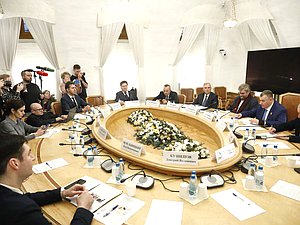 Расширенное заседание Экспертного совета при Комитете по международным делам на тему "Россия — ЕС: вероятность изменения политической ситуации"