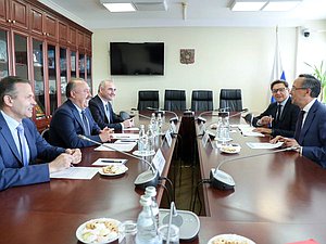 Встреча Председателя Комитета по делам национальностей Валерия Газзаева с Верховным комиссаром ОБСЕ по делам национальных меньшинств Кайратом Абдрахмановым