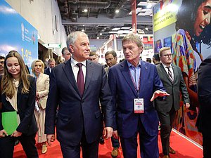 Chairman of the State Duma Vyacheslav Volodin near Russia's bookstands at the New Delhi World Book Fair