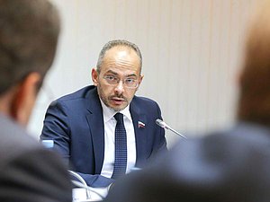 Председатель Комитета по природным ресурсам, собственности и земельным отношениям Николай Николаев. Автор фото: Анна Исакова/Фотослужба Государственной Думы