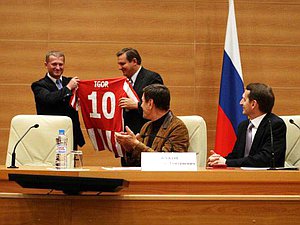 Сергей Нарышкин  провел  встречу с участниками IV Международных парламентских  игр 