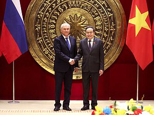 Председатель  Государственной Думы Вячеслав Володин и Председатель Национального собрания Социалистической Республики Вьетнам Чан Тхань Ман