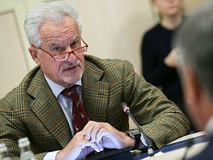Член Международного сафари-клуба Сергей Ястржембский