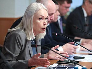 Председатель Комитета по просвещению Ирина Белых