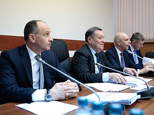 Председатель Счетной палаты РФ Борис Ковальчук, Председатель Комитета по бюджету и налогам Андрей Макаров, Министр финансов РФ Антон Силуанов и Министр экономического развития РФ Максим Решетников