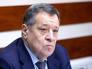 Председатель Комитета по бюджету и налогам Андрей Макаров