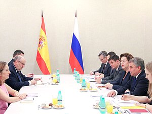 Встреча Председателя Государственной Думы Вячеслава Володина с Председателем Конгресса депутатов Генеральных Кортесов Королевства Испания Анной Пастор