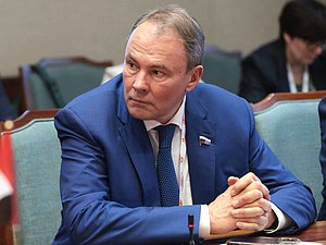 Председатель Комитета по международным делам Петр Толстой