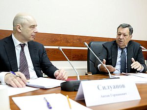 Председатель Комитета по бюджету и налогам Андрей Макаров и Министр финансов РФ Антон Силуанов