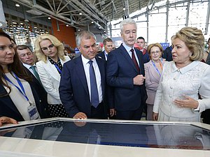 Заместитель Председателя Правительства РФ Татьяна Голикова, Председатель Государственной Думы Вячеслав Володин, Председатель Совета Федерации Валентина Матвиенко и мэр Москвы Сергей Собянин