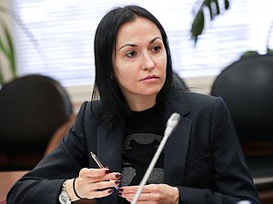 Член Комитета по делам национальностей Анастасия Удальцова