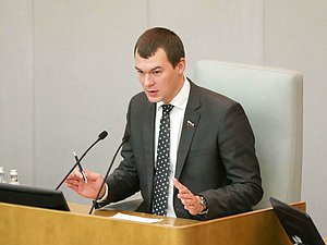 Председатель Комитета по физической культуре, спорту, туризму и делам молодежи Михаил Дегтярев. Автор фото: Марат Абулхатин/Фотослужба Государственной Думы