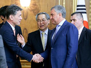 Chairman of the State Duma Viacheslav Volodin and Extraordinary and Plenipotentiary Ambassador of the Republic of Korea to Russia Woo Yoon-keun