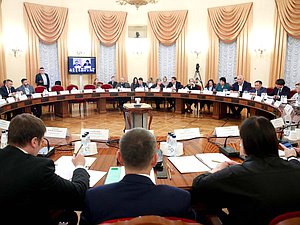 Круглый стол Комитета по туризму и развитию туристической инфраструктуры на тему «Туристический сезон 2022 года в РФ. Новые реалии и вызовы»