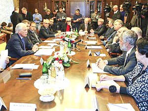 2010 года, накануне Дня народного единства, Председатель Госдумы Борис Грызлов встретился с российскими историками