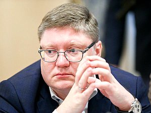 Первый заместитель руководителя фракции «Единая Россия», член Комитета по бюджету и налогам Андрей Исаев