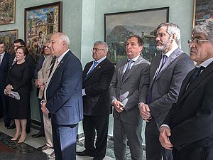 В Госдуме открылась выставка работ дагестанских художников «Дагестан – страна гор»