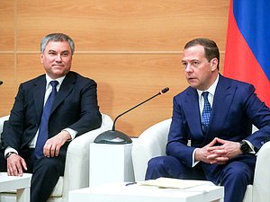 Председатель Государственной Думы Вячеслав Володин и кандидат на пост Председателя Правительства РФ Дмитрий Медведев