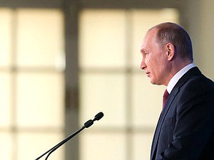 Президент РФ Владимир Путин оглашает Послание Федеральному Собранию 1 марта 2018 года