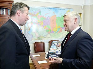 Ambassador of the Federal Republic of Germany to the Russian Federation Géza Andreas von Geyr and Chairman of the Commission on the Investigation of Foreign Interference in Russia's Internal Affairs Vasillii Piskarev