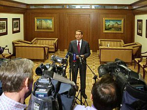 С.Нарышкин прокомментировал парламентским журналистам ситуацию с убийством в Ираке американского журналиста, выразил соболезнования родным и близким погибшего