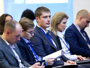 Работа секций в рамках Форума молодых законодателей и экспертов «Стратегия развития: вызов молодым»