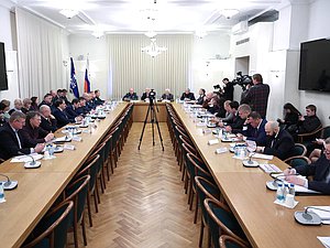 Заседание Комитета по безопасности и противодействию коррупции с участием Министра РФ по делам гражданской обороны, чрезвычайным ситуациям и ликвидации последствий стихийных бедствий Александра Куренкова