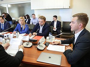 Совещание Комитета по молодежной политике с комитетами законодательных (представительных) органов государственной власти субъектов РФ по вопросам молодежной политики