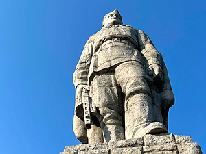 Памятник Алеше в Болгарии